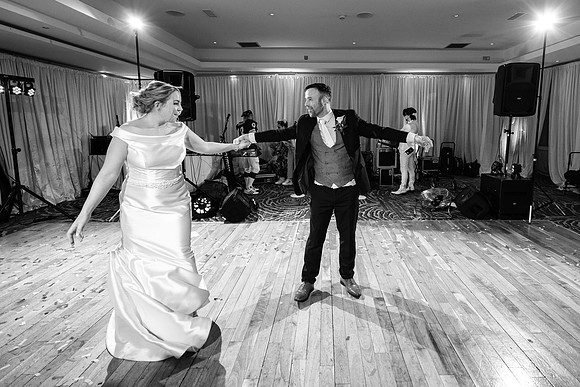 Knightsbrook Hotel wedding first dance Joanna Jonathan-4891