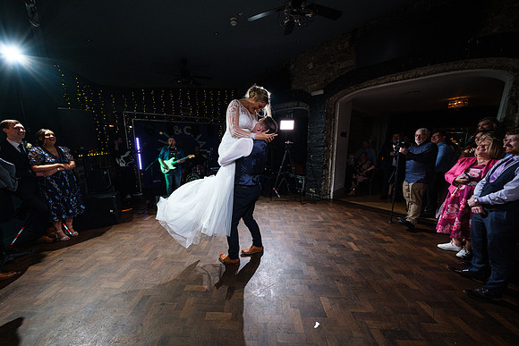 Boyne Hill House Wedding 1st Dance Samantha Luke - 2-3