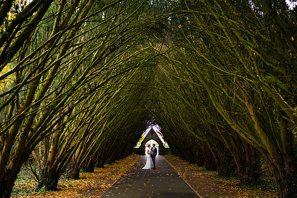 Bride and groom in Maynooth University-5700