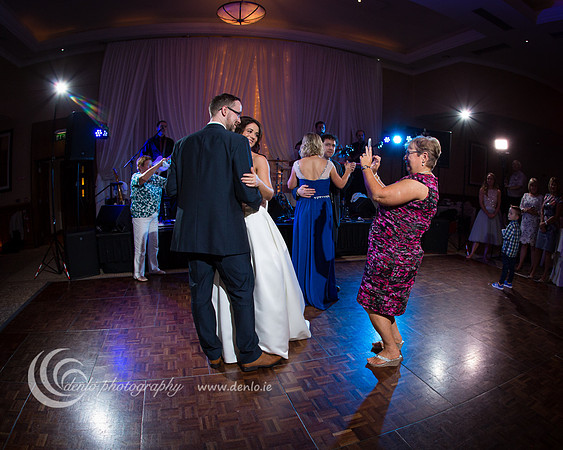 Sharon and Pauls First Dance-4118