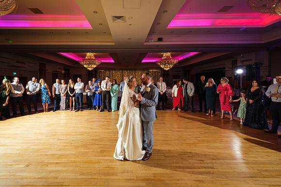 Knightsbrook Hotel Wedding 1st Dance Ailbhe & William - 6562