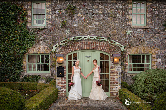 Bridal party photos at Cliff at Lyons